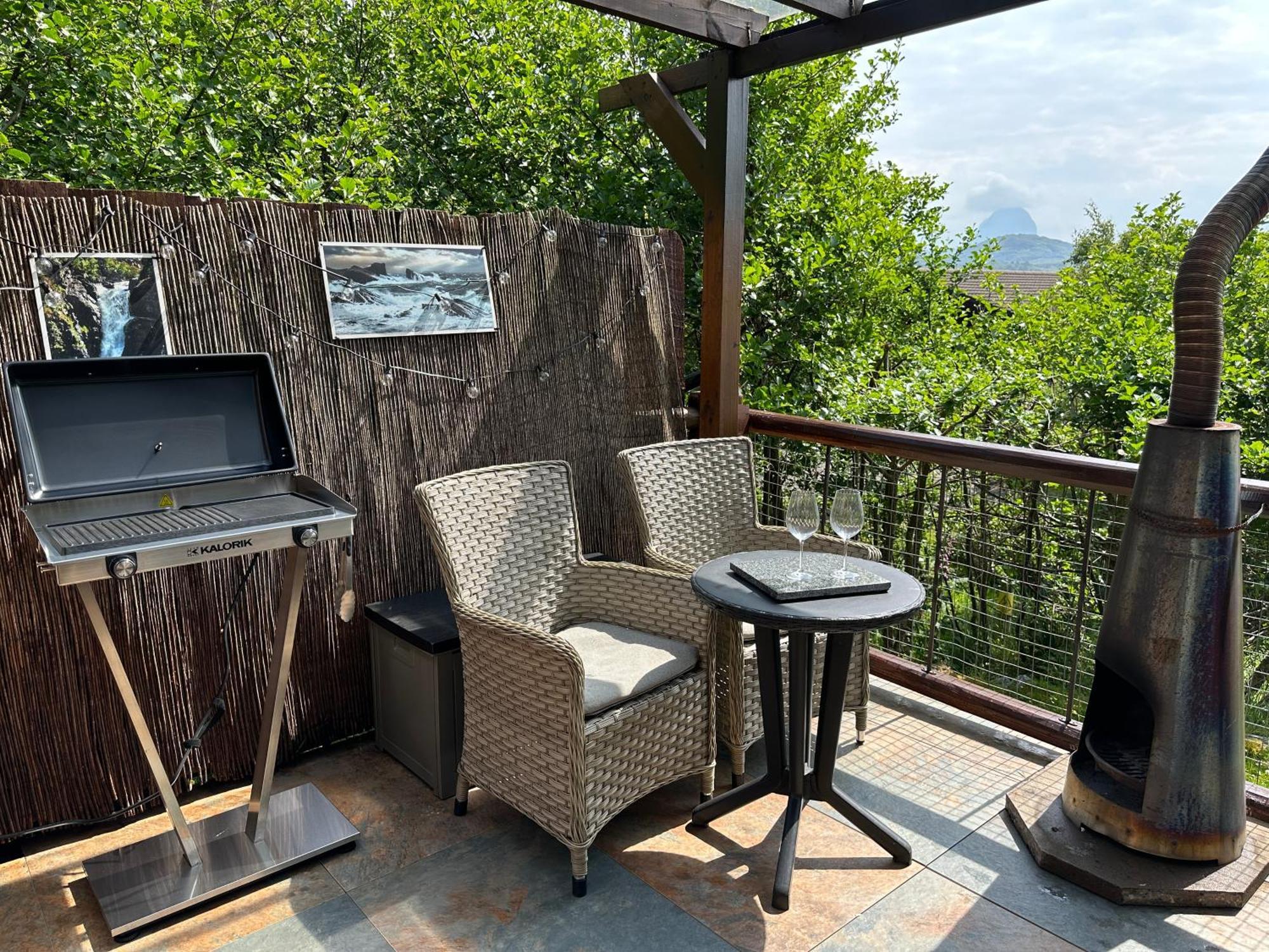 Mountview Pod Hotell Lochinver Exteriör bild